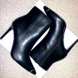 Charles & Keith Pointed Toe Calf Boots Black